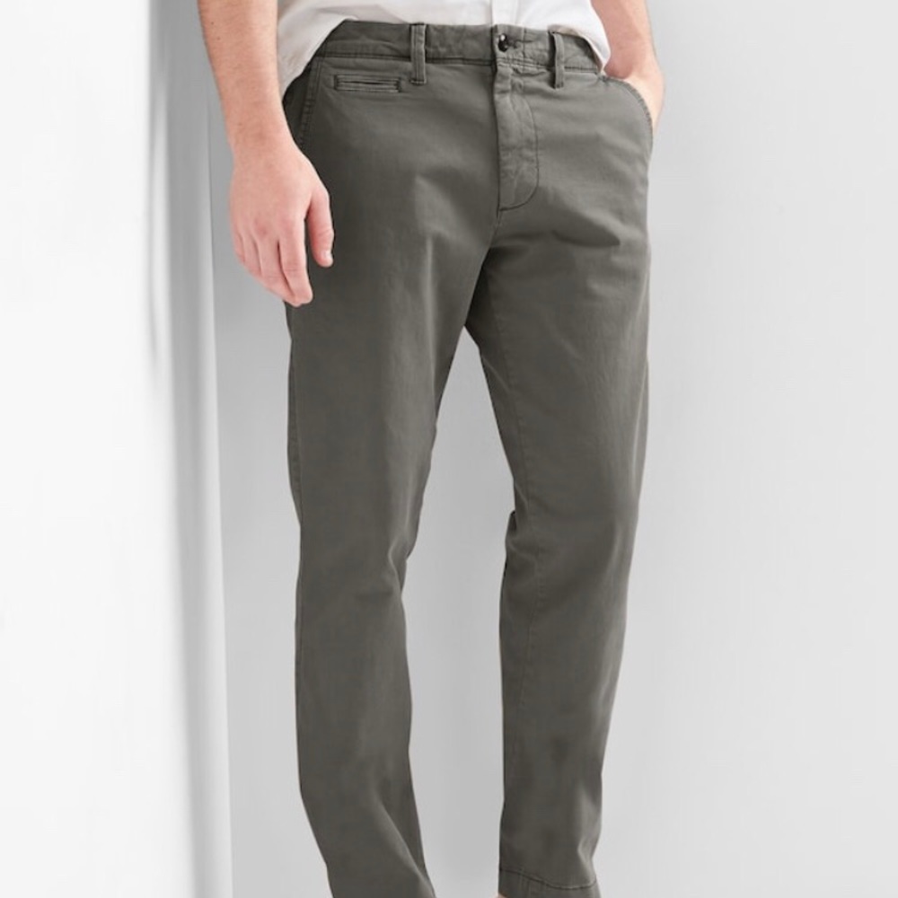 Men’s Gap Slim Chinos 30x32
